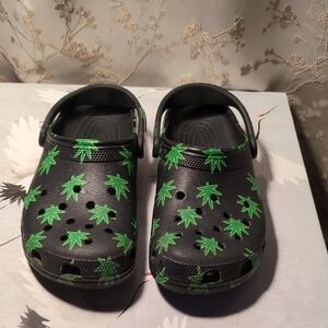 Crocs Classic Hemp Leaf Clogs